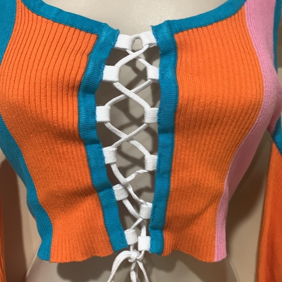 Hera Collection cold shoulder top - Picture 3 of 7